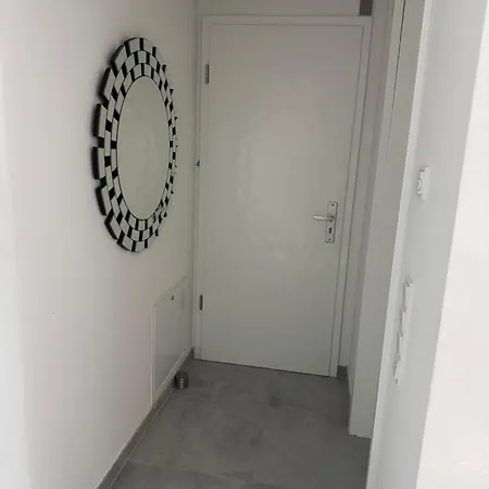 1 In Ruhiger Lage In Apartment *